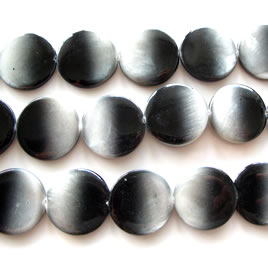 Bead, shell, black+white (dyed), 20mm round. 16-inch strand.